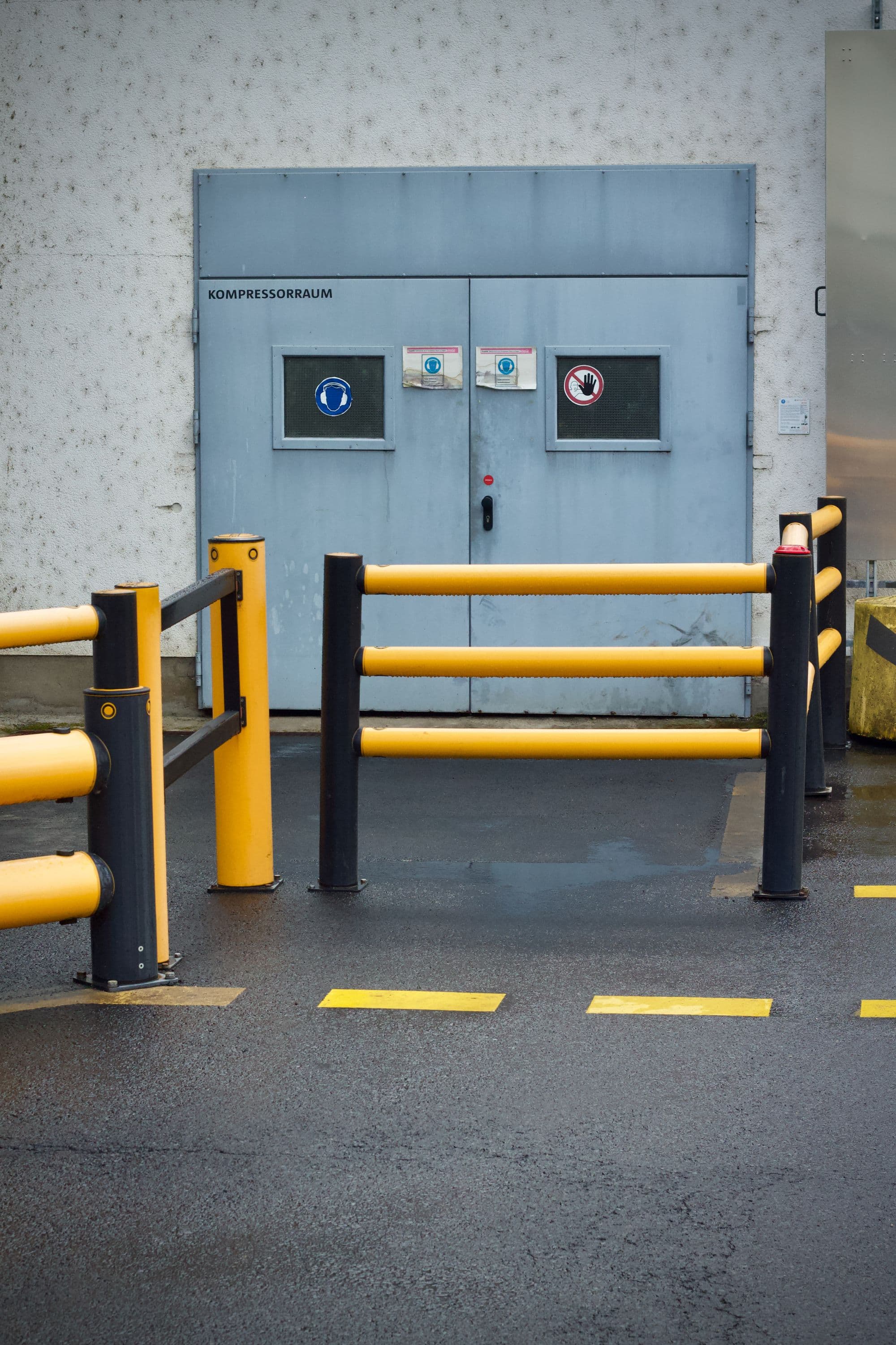Guardrail installed to protect a warehouse pedestrian walkway
